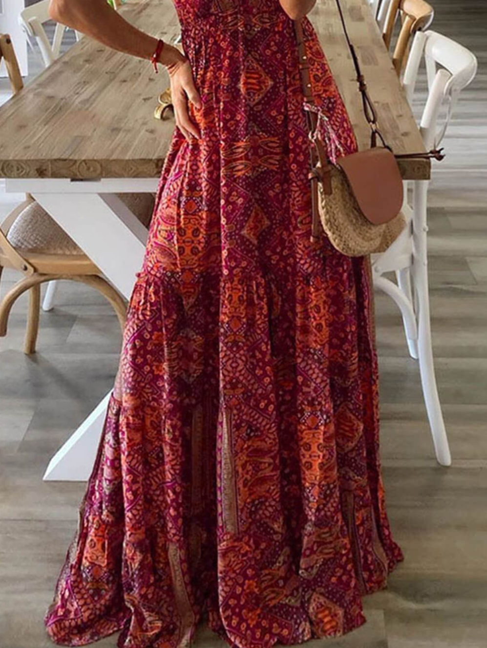 Amira - Vestido maxi de talle alto con estampado floral y escote en V