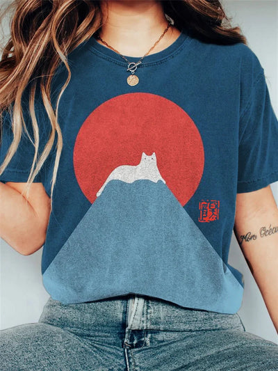 Camiseta vintage con diseño de gato blanco y nieve en el monte Fuji