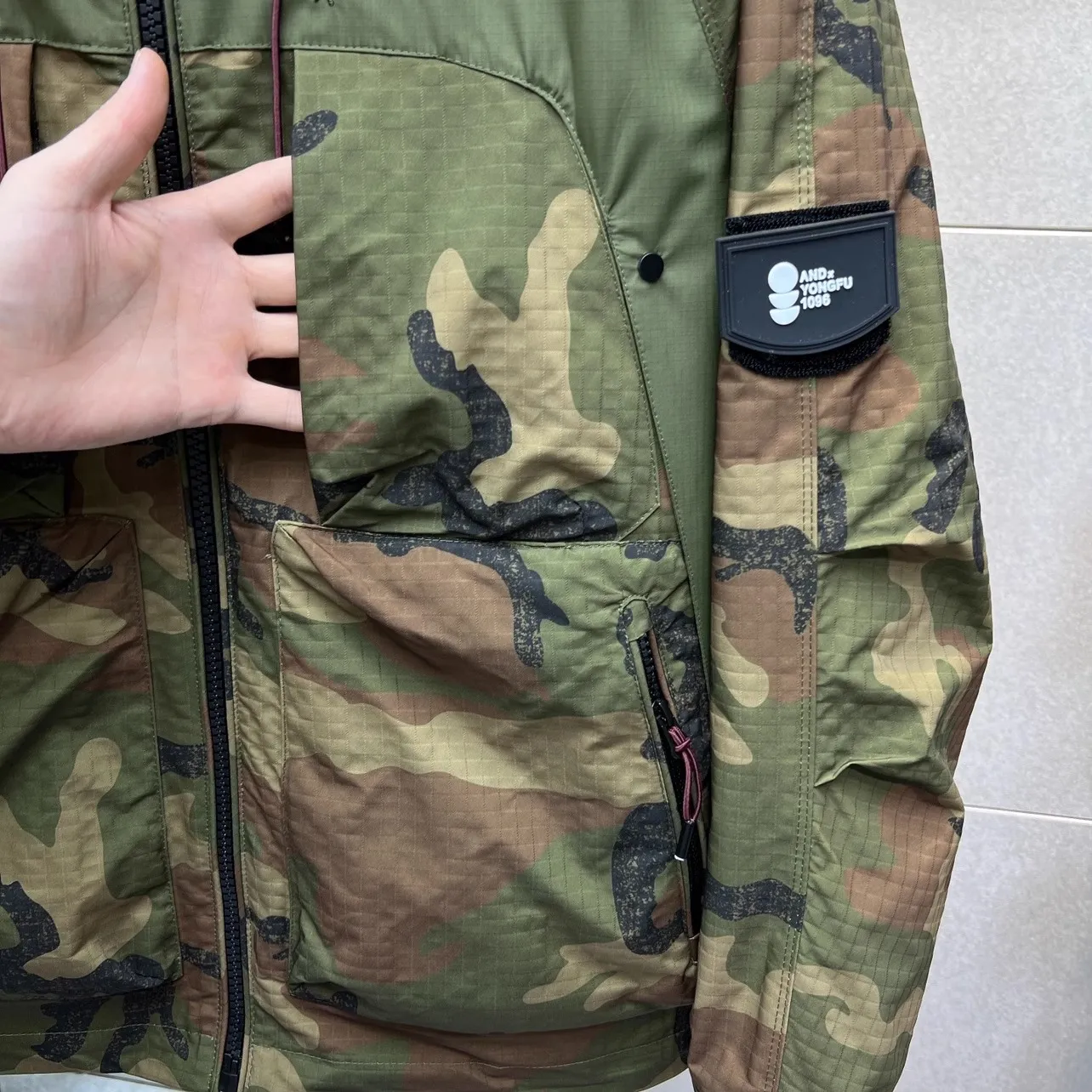 Ruben - Chaqueta cortaviento con capucha de camuflaje para hombre